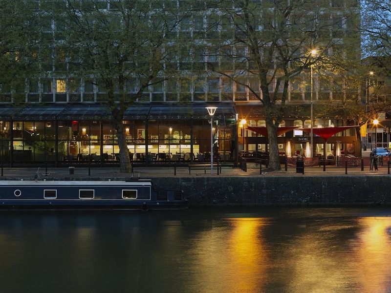 Hotel The Bristol Gurgaon Zewnętrze zdjęcie
