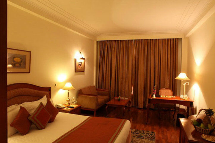 Hotel The Bristol Gurgaon Zewnętrze zdjęcie
