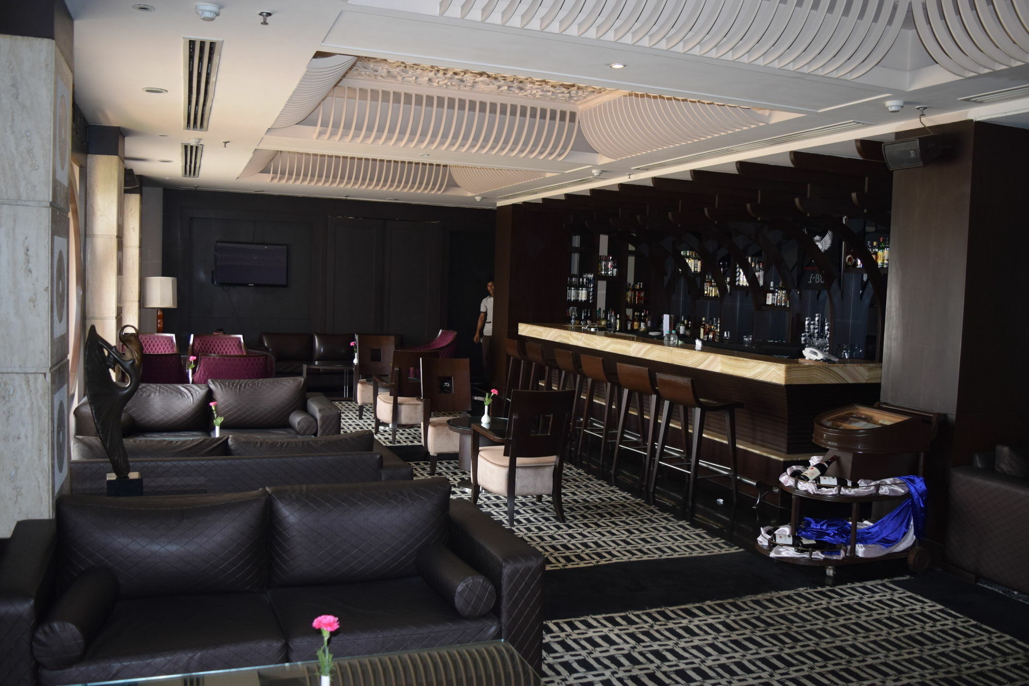 Hotel The Bristol Gurgaon Zewnętrze zdjęcie